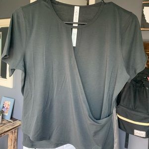 Round Trip Short Sleeve size 8. NWOT